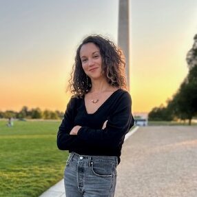 Headshot of Eva Hernandez